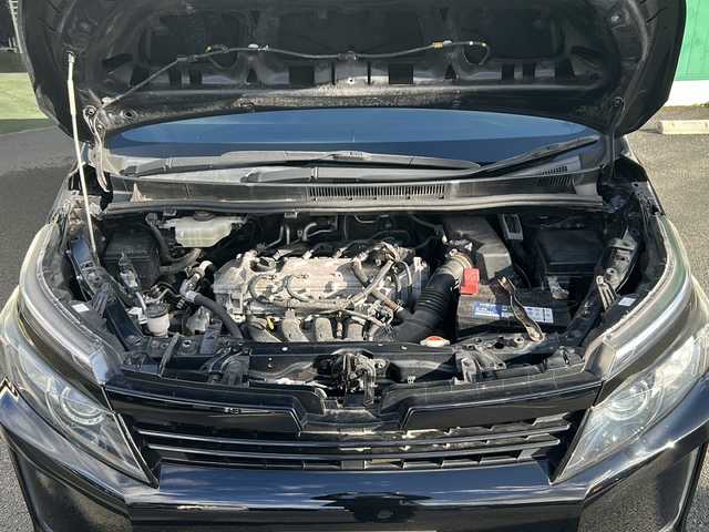 トヨタ ヴォクシー X 京都府 2016(平28)年 12.6万km ブラック 〇Bluetooth/〇アルパインヴォクシー専用ナビ/〇社外アルミ/〇ビルトインETC/〇８人乗り/〇レーンキープアシスト/〇オートマチックハイビーム/〇MTモード付AT車