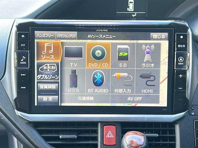 トヨタ ヴォクシー X 京都府 2016(平28)年 12.6万km ブラック 〇Bluetooth/〇アルパインヴォクシー専用ナビ/〇社外アルミ/〇ビルトインETC/〇８人乗り/〇レーンキープアシスト/〇オートマチックハイビーム/〇MTモード付AT車