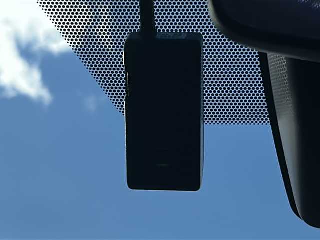 トヨタ ヴォクシー X 京都府 2016(平28)年 12.6万km ブラック 〇Bluetooth/〇アルパインヴォクシー専用ナビ/〇社外アルミ/〇ビルトインETC/〇８人乗り/〇レーンキープアシスト/〇オートマチックハイビーム/〇MTモード付AT車