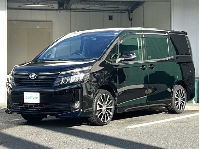 トヨタ ヴォクシー X 京都府 2016(平28)年 12.6万km ブラック 〇Bluetooth/〇アルパインヴォクシー専用ナビ/〇社外アルミ/〇ビルトインETC/〇８人乗り/〇レーンキープアシスト/〇オートマチックハイビーム/〇MTモード付AT車