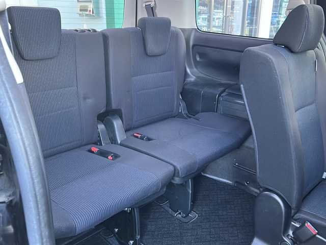 トヨタ ヴォクシー X 京都府 2016(平28)年 12.6万km ブラック 〇Bluetooth/〇アルパインヴォクシー専用ナビ/〇社外アルミ/〇ビルトインETC/〇８人乗り/〇レーンキープアシスト/〇オートマチックハイビーム/〇MTモード付AT車