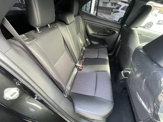 トヨタ ヤリスクロス ハイブリッド Z 愛媛県 2024(令6)年 1.4万km ブラックマイカ モデリスタエアロ/ディスプレイオーディオ/（AppleCarPlay/AndroidAuto）/アラウンドビューモニター　/レーダークルーズコントロール　/シートヒーター　/ステアリングヒーター　/衝突軽減システム　/LEDヘッドライト/オートハイビーム　/ブレーキホールド/前後コーナーセンサー/横滑り防止装置/レーンキープアシスト/盗難防止装置/純正18インチAW/スマートキー/USB・TypeC入力端子/ドライブ&EVモード選択