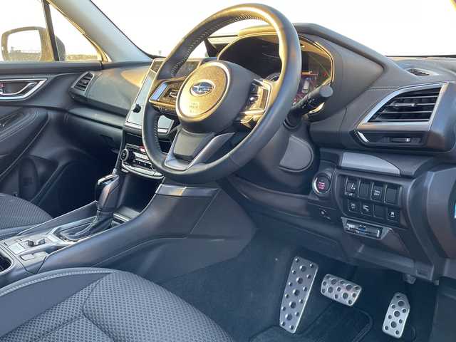 スバル フォレスター ハイブリッド アドバンス 新潟県 2021(令3)年 1.5万km クリスタルブラックシリカ 4WD/純正HDDナビ(CN-FX800D)/CD/DVD/BD/BT/フルセグテレビ/フロント/サイドカメラ/SDミュージックサーバー/ETC/衝突被害軽減ブレーキ/レーンキープアシスト/レーダークルーズコントロール/半革シート/パワーシート/シートヒーター/ステアリングヒーター/ステアリングスイッチ/パドルシフト/コーナーセンサー/スマートキー/プッシュスタート/LEDヘッドライト/オートライト/フォグランプ/純正１８インチアルミホイール