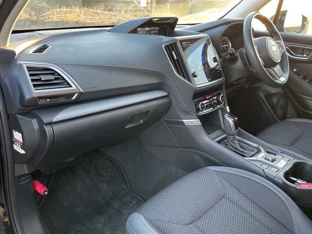 スバル フォレスター ハイブリッド アドバンス 新潟県 2021(令3)年 1.5万km クリスタルブラックシリカ 4WD/純正HDDナビ(CN-FX800D)/CD/DVD/BD/BT/フルセグテレビ/フロント/サイドカメラ/SDミュージックサーバー/ETC/衝突被害軽減ブレーキ/レーンキープアシスト/レーダークルーズコントロール/半革シート/パワーシート/シートヒーター/ステアリングヒーター/ステアリングスイッチ/パドルシフト/コーナーセンサー/スマートキー/プッシュスタート/LEDヘッドライト/オートライト/フォグランプ/純正１８インチアルミホイール