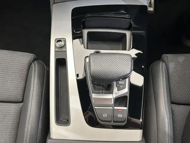 アウディ アウディ Ｑ５ 40TDIクワトロ Sライン 愛媛県 2021(令3)年 1.7万km グレイシアホワイトメタリック バーチャルコックピット/純正ナビゲーション/全方位カメラ/ETC/前後ドライブレコーダー/ACC/レーンキープアシスト/ブラインドスポットモニター/ハーフレザーシート/全席シートヒーター/前席パワーシート/ハンドルヒーター/置くだけ充電/オートホールド/プッシュスタート/スマートキー