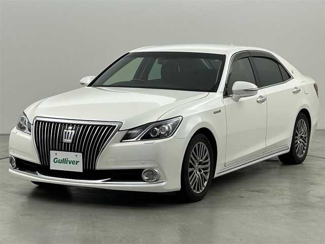 トヨタ クラウン マジェスタ Fバージョン 福岡県 2014(平26)年 4.7万km ホワイトパールクリスタルシャイン 純正メーカーナビ（ＢＴ，フルセグＴＶ）　/バックカメラ　/ドラレコ　/ＥＴＣ　/ＡＣＣ　/コーナーセンサー　/衝突被害軽減ブレーキ　/レーンキープ　/ＢＳＭ　/ＭＴモード付き　/本革　/パワーシート　/シートヒーター　/ＬＥＤ