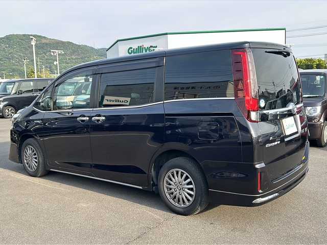 トヨタ エスクァイア ハイブリッド Xi 岡山県 2015(平27)年 6万km 黒 ワンオーナー/純正OPエアロセット/車検R8年9月/純正9インチSDナビ/(CD/DVD/フルセグTV/Bluetooth)/純正後席用フリップダウンモニター/バックカメラ/両側パワースライドドア/クリアランスソナー/LEDオートヘッドライト/ETC/ドライブレコーダー/プッシュスタート/スマートキー×2/禁煙車/H28/29/30/H1/2/3/4/5/6ディーラー記録簿あり
