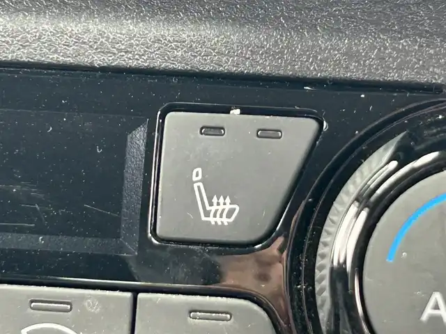 日産 オーラ G レザーエディション 奈良県 2022(令4)年 2.9万km 黒 純正メーカーナビ/(AM/FM/USB/フルセグTV)/アラウンドビューモニター/BOSEパーソナルプラスサウンドシステム/エマージェンシーブレーキ/黒革シート/シートヒーター/ステアリングヒーター/レーダークルーズコントロール/コーナーセンサー/ドライブレコーダー/革巻きステアリング/ステアリングスイッチ/オートライト/電動サイドブレーキ/プッシュスタート/電格ウインカーミラー/純正フロアマット/ドアバイザー