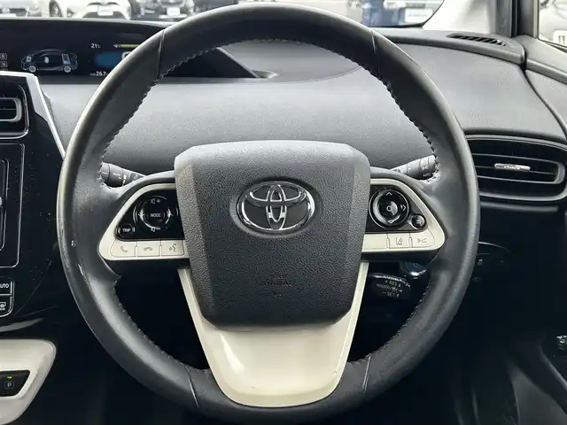 トヨタ プリウス Sセーフティプラス 島根県 2016(平28)年 6.6万km ホワイトパールクリスタルシャイン トヨタセーフティセンス/純正ナビ/CD/DVD/DTV/Bluetooth/バックカメラ/レーダークルーズコントロール/社外AW付きスタッドレス積み込み/LDA/LEDオートライト/オートハイビーム/ビルトインETC/ドライブレコーダー/ステアリングスイッチ/HUD/コーナーセンサー /ステアリングスイッチ/スマートキー/プッシュスタート /純正フロアマット/純正ドアバイザー