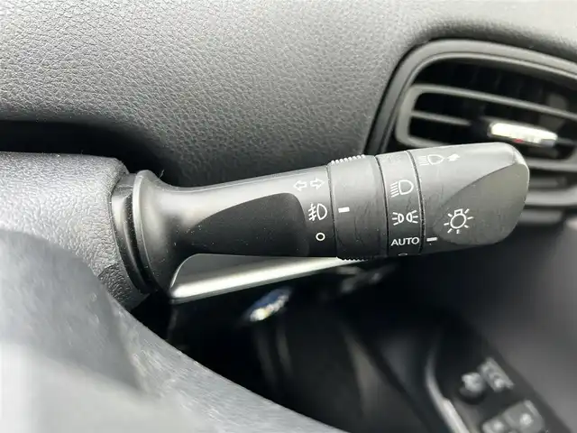 トヨタ プリウス Sセーフティプラス 島根県 2016(平28)年 6.6万km ホワイトパールクリスタルシャイン トヨタセーフティセンス/純正ナビ/CD/DVD/DTV/Bluetooth/バックカメラ/レーダークルーズコントロール/社外AW付きスタッドレス積み込み/LDA/LEDオートライト/オートハイビーム/ビルトインETC/ドライブレコーダー/ステアリングスイッチ/HUD/コーナーセンサー /ステアリングスイッチ/スマートキー/プッシュスタート /純正フロアマット/純正ドアバイザー