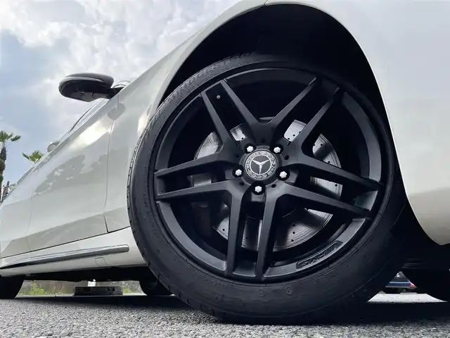 メルセデス・ベンツ Ｓ５６０Ｌ AMGライン 東京都 2018(平30)年 6.8万km ダイヤモンドホワイト AMGライン/パノラミックスライディングルーフ/ナッパ革シート/Burmesterサウンドシステム/純正12.3インチディスプレイナビ/・Bluetoothオーディオ/フルセグTV/360°カメラシステム/ヘッドアップディスプレイ/レーダーセーフティパッケージ/・エマージェンシーストップアシスト/・ディスタンスアシストディストロニック/・ステアリングアシスト/・レーンチェンジアシスト/・ブラインドスポットモニター/AMG製19インチアルミホイール/全席シートヒーター/ベンチレーション/全席パワーシート/純正フロアマット/保証書/取扱説明書
