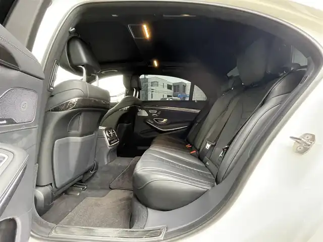 メルセデス・ベンツ Ｓ５６０Ｌ AMGライン 東京都 2018(平30)年 6.8万km ダイヤモンドホワイト AMGライン/パノラミックスライディングルーフ/ナッパ革シート/Burmesterサウンドシステム/純正12.3インチディスプレイナビ/・Bluetoothオーディオ/フルセグTV/360°カメラシステム/ヘッドアップディスプレイ/レーダーセーフティパッケージ/・エマージェンシーストップアシスト/・ディスタンスアシストディストロニック/・ステアリングアシスト/・レーンチェンジアシスト/・ブラインドスポットモニター/AMG製19インチアルミホイール/全席シートヒーター/ベンチレーション/全席パワーシート/純正フロアマット/保証書/取扱説明書