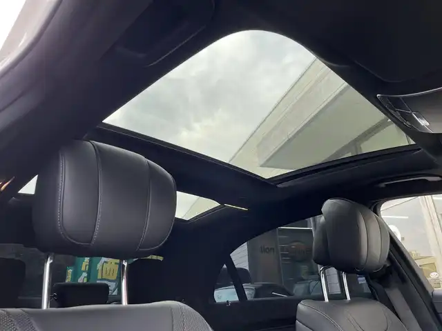 メルセデス・ベンツ Ｓ５６０Ｌ AMGライン 東京都 2018(平30)年 6.8万km ダイヤモンドホワイト AMGライン/パノラミックスライディングルーフ/ナッパ革シート/Burmesterサウンドシステム/純正12.3インチディスプレイナビ/・Bluetoothオーディオ/フルセグTV/360°カメラシステム/ヘッドアップディスプレイ/レーダーセーフティパッケージ/・エマージェンシーストップアシスト/・ディスタンスアシストディストロニック/・ステアリングアシスト/・レーンチェンジアシスト/・ブラインドスポットモニター/AMG製19インチアルミホイール/全席シートヒーター/ベンチレーション/全席パワーシート/純正フロアマット/保証書/取扱説明書