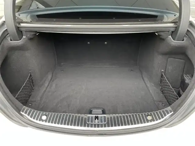 メルセデス・ベンツ Ｓ５６０Ｌ AMGライン 東京都 2018(平30)年 6.8万km ダイヤモンドホワイト AMGライン/パノラミックスライディングルーフ/ナッパ革シート/Burmesterサウンドシステム/純正12.3インチディスプレイナビ/・Bluetoothオーディオ/フルセグTV/360°カメラシステム/ヘッドアップディスプレイ/レーダーセーフティパッケージ/・エマージェンシーストップアシスト/・ディスタンスアシストディストロニック/・ステアリングアシスト/・レーンチェンジアシスト/・ブラインドスポットモニター/AMG製19インチアルミホイール/全席シートヒーター/ベンチレーション/全席パワーシート/純正フロアマット/保証書/取扱説明書