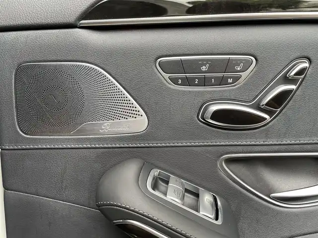 メルセデス・ベンツ Ｓ５６０Ｌ AMGライン 東京都 2018(平30)年 6.8万km ダイヤモンドホワイト AMGライン/パノラミックスライディングルーフ/ナッパ革シート/Burmesterサウンドシステム/純正12.3インチディスプレイナビ/・Bluetoothオーディオ/フルセグTV/360°カメラシステム/ヘッドアップディスプレイ/レーダーセーフティパッケージ/・エマージェンシーストップアシスト/・ディスタンスアシストディストロニック/・ステアリングアシスト/・レーンチェンジアシスト/・ブラインドスポットモニター/AMG製19インチアルミホイール/全席シートヒーター/ベンチレーション/全席パワーシート/純正フロアマット/保証書/取扱説明書
