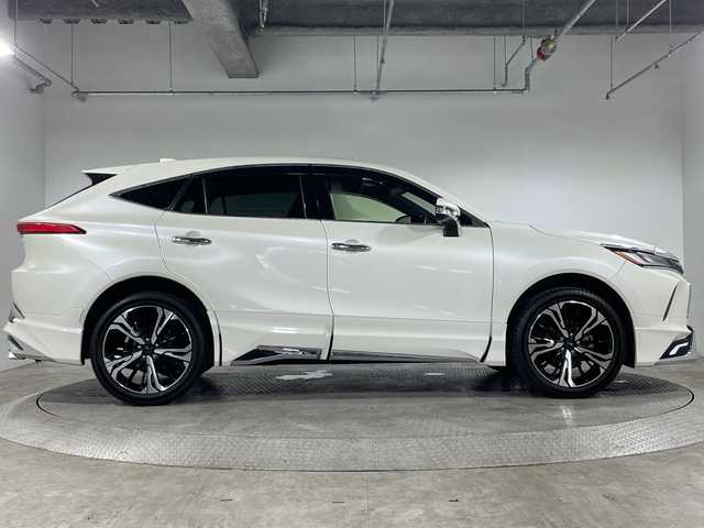 トヨタ ハリアー Z レザーパッケージ 神奈川県 2020(令2)年 5.1万km ホワイトパールクリスタルシャイン 4WD/調光パノラマルーフ/モデリスタエアロ【グランブレイズスタイル】【フロント/サイド/リアアンダー】/モデリスタ20インチアルミホイール/JBLプレミアムサウンドシステム/12.3型ディスプレイオーディオ/Tコネクトナビ/フルセグ　AM FM USB　Bluetooth　AUX/パノラミックビューモニター/デジタルインナーミラー/カラーヘッドアップディスプレイ/パワーバックドア/トヨタセーフティセンス/全車速追従機能付きクルーズコントロール/プリクラッシュセーフティー/レーントレーシングアシスト/アダプティブハイビームシステム/プロアクティブドライビングアシスト/ロードサインアシスト/ドライバー異常時対応システム/発進遅れ告知機能/ブラインドスポットモニター/リヤシートマインダー/フロントリアパーキングセンサー/本革シート/前席シートヒーター/パワーシート/運転席ポジションメモリー/革巻きステアリング/ステアリングヒーター/オートブレーキホールド/電動パーキング/プッシュスタート/スマートキー/LEDヘッドランプ/オートライト/純正リアスポイラー