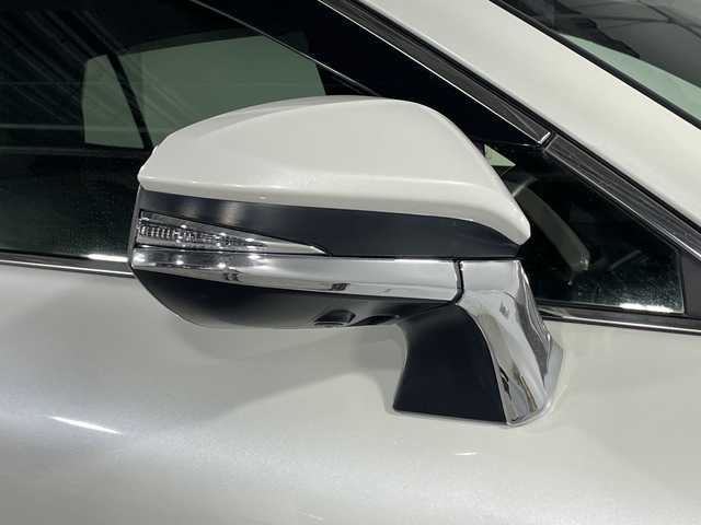 トヨタ ハリアー Z レザーパッケージ 神奈川県 2020(令2)年 5.1万km ホワイトパールクリスタルシャイン 4WD/調光パノラマルーフ/モデリスタエアロ【グランブレイズスタイル】【フロント/サイド/リアアンダー】/モデリスタ20インチアルミホイール/JBLプレミアムサウンドシステム/12.3型ディスプレイオーディオ/Tコネクトナビ/フルセグ　AM FM USB　Bluetooth　AUX/パノラミックビューモニター/デジタルインナーミラー/カラーヘッドアップディスプレイ/パワーバックドア/トヨタセーフティセンス/全車速追従機能付きクルーズコントロール/プリクラッシュセーフティー/レーントレーシングアシスト/アダプティブハイビームシステム/プロアクティブドライビングアシスト/ロードサインアシスト/ドライバー異常時対応システム/発進遅れ告知機能/ブラインドスポットモニター/リヤシートマインダー/フロントリアパーキングセンサー/本革シート/前席シートヒーター/パワーシート/運転席ポジションメモリー/革巻きステアリング/ステアリングヒーター/オートブレーキホールド/電動パーキング/プッシュスタート/スマートキー/LEDヘッドランプ/オートライト/純正リアスポイラー