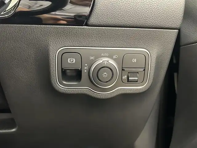 メルセデス・ベンツ Ｂ２００ｄ AMGライン 岡山県 2020(令2)年 2.3万km コスモスブラック 純正ナビ/電動リアゲート/ハーフレザー/ドライブレコーダー/横滑り防止装置/ハンドルアシスト/レーンアシスト/パーキングアシスト/道路標識アシスト/車線逸脱警報/レーンチェンジアシスト/ＥＴＣ２．０