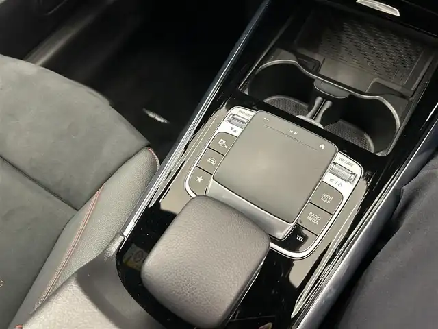 メルセデス・ベンツ Ｂ２００ｄ AMGライン 岡山県 2020(令2)年 2.3万km コスモスブラック 純正ナビ/電動リアゲート/ハーフレザー/ドライブレコーダー/横滑り防止装置/ハンドルアシスト/レーンアシスト/パーキングアシスト/道路標識アシスト/車線逸脱警報/レーンチェンジアシスト/ＥＴＣ２．０