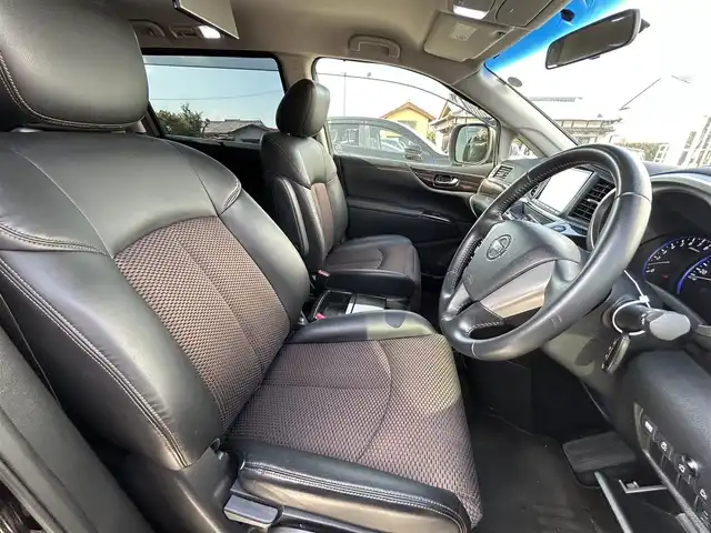 日産 エルグランド 250HWS アーバンクロム 宮崎県 2012(平24)年 8.8万km ファントムブラック /ナビ(VIE-X088)//TV/CD/DVD//ETC//バックカメラ//両側パワースライドドア//フリップダウンモニター//純正アルミホイール//社外フロアマット//ドアバイザー//オートライト//取扱説明書//保証書