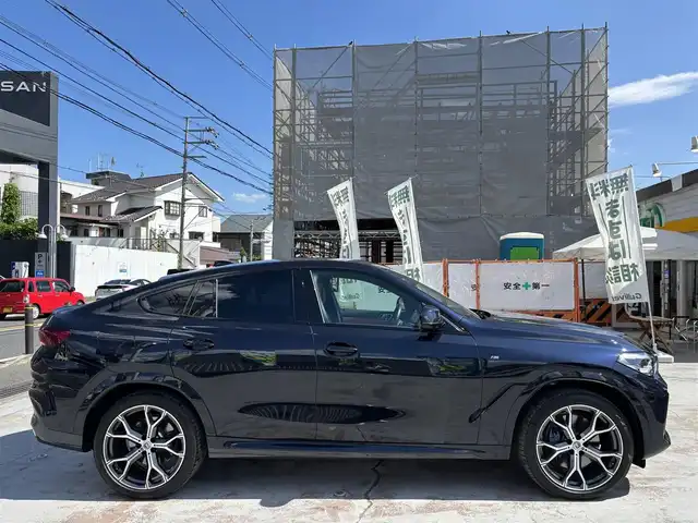 ＢＭＷ ＢＭＷ Ｘ６ xDrive35d Mスポーツ 京都府 2023(令5)年 1.6万km カーボンブラックM ワンオーナー　禁煙車/コンフォートパッケージ/ハイラインパッケージ/ドライブレコーダー前後/Bluetooth/フルセグTV/アラウンドビュー３６０/メモリーシート/ステアリングヒーター/マッサージシート/ETC/クリアランスソナー/スマートキー２個/USB／Cタイプ/説明書/保証書