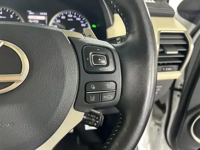 レクサス ＮＸ 300 バージョンL 佐賀県 2018(平30)年 6万km ソニッククォーツ 純正10.3インチナビ/AM/FM/CD/DVD/Bluetooth/USB/AUX/フルセグTV/アラウンドビューモニター/レクサスセーフティシステム/レーダークルコン/レーンキープアシスト/コーナーセンサー/ビルトインETC2.0/パドルシフト/白本革シート/シートヒーター/ヘッドアップディスプレイ/純正18インチアルミホイール/三眼LEDヘッドライト/シーケンシャルウィンカー/スマートキー/スペアキー