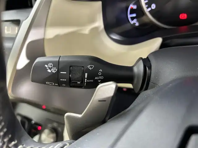 レクサス ＮＸ 300 バージョンL 佐賀県 2018(平30)年 6万km ソニッククォーツ 純正10.3インチナビ/AM/FM/CD/DVD/Bluetooth/USB/AUX/フルセグTV/アラウンドビューモニター/レクサスセーフティシステム/レーダークルコン/レーンキープアシスト/コーナーセンサー/ビルトインETC2.0/パドルシフト/白本革シート/シートヒーター/ヘッドアップディスプレイ/純正18インチアルミホイール/三眼LEDヘッドライト/シーケンシャルウィンカー/スマートキー/スペアキー