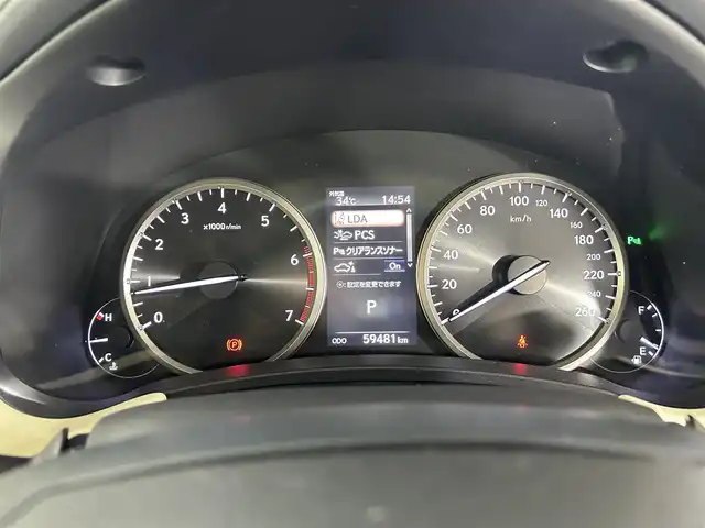 レクサス ＮＸ 300 バージョンL 佐賀県 2018(平30)年 6万km ソニッククォーツ 純正10.3インチナビ/AM/FM/CD/DVD/Bluetooth/USB/AUX/フルセグTV/アラウンドビューモニター/レクサスセーフティシステム/レーダークルコン/レーンキープアシスト/コーナーセンサー/ビルトインETC2.0/パドルシフト/白本革シート/シートヒーター/ヘッドアップディスプレイ/純正18インチアルミホイール/三眼LEDヘッドライト/シーケンシャルウィンカー/スマートキー/スペアキー