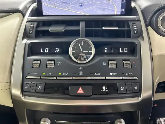 レクサス ＮＸ 300 バージョンL 佐賀県 2018(平30)年 6万km ソニッククォーツ 純正10.3インチナビ/AM/FM/CD/DVD/Bluetooth/USB/AUX/フルセグTV/アラウンドビューモニター/レクサスセーフティシステム/レーダークルコン/レーンキープアシスト/コーナーセンサー/ビルトインETC2.0/パドルシフト/白本革シート/シートヒーター/ヘッドアップディスプレイ/純正18インチアルミホイール/三眼LEDヘッドライト/シーケンシャルウィンカー/スマートキー/スペアキー
