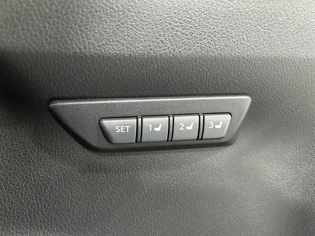 レクサス ＮＸ 300 バージョンL 佐賀県 2018(平30)年 6万km ソニッククォーツ 純正10.3インチナビ/AM/FM/CD/DVD/Bluetooth/USB/AUX/フルセグTV/アラウンドビューモニター/レクサスセーフティシステム/レーダークルコン/レーンキープアシスト/コーナーセンサー/ビルトインETC2.0/パドルシフト/白本革シート/シートヒーター/ヘッドアップディスプレイ/純正18インチアルミホイール/三眼LEDヘッドライト/シーケンシャルウィンカー/スマートキー/スペアキー