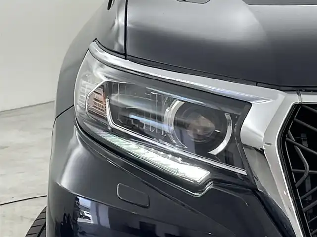 トヨタ ランドクルーザー プラド TX Lパッケージ 福岡県 2019(令1)年 4.5万km ブラック ＴＲＤエアロ　/サンルーフ　/アルパイン９型ナビ　/バックカメラ　/ＥＴＣ　/レーダークルコン　/衝突軽減　/レーンキープ　/シートヒーター／ベンチレーション　/パワーシート　/ＲＡＹＳアルミホイール　/本革　/ＬＥＤライト/冬タイヤ純正アルミホイール積込有/純正グリル積込有