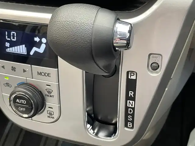 ダイハツ キャスト スタイル X SAⅡ 岩手県 2017(平29)年 9万km ファイアークォーツレッドM ４WD/スマートアシスト２/衝突回避支援ブレーキ/誤発進抑制機能/車線逸脱警報/先行車発進お知らせ機能/横滑り防止装置/社外ナビ/フルセグTV/バックカメラ/オートライト/LEDヘッドライト/ドライブレコーダー/フロントベンチシート/リヤヒーターダクト/寒冷地仕様/15インチスチールホイール
