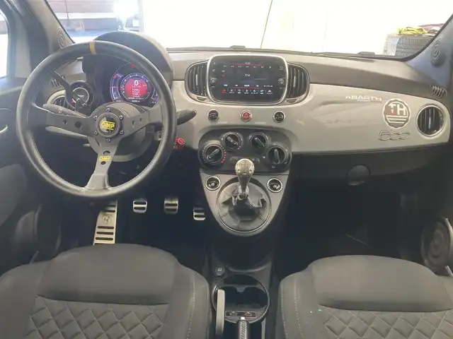 アバルト ５９５ 熊本県 2020(令2)年 2.1万km Gligio Campovolo ・キーレス/・パーキングセンサー/・OMPハンドル/・社外シフトノブ/・純正ディスプレイオーディオ/　【Bluetooth・USB】/・ETC/・OZ Racing17インチアルミ/・フォグランプ/・純正マット/・保証書/取説
