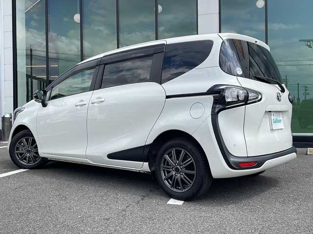 トヨタ シエンタ ハイブリッド ファンベースG セーフティEDⅡ 福岡県 2022(令4)年 4.7万km ホワイトパールクリスタルシャイン 社外ナビ　フルセグ　DVD再生機能/バックカメラ/両側パワースライドドア/スマートキー/プッシュスタートエンジン/Wエアバック/ABS/クルーズコントロール/革巻ステアリング