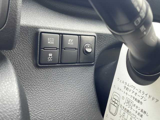 トヨタ シエンタ ハイブリッド ファンベースG セーフティEDⅡ 福岡県 2022(令4)年 4.7万km ホワイトパールクリスタルシャイン 社外ナビ　フルセグ　DVD再生機能/バックカメラ/両側パワースライドドア/スマートキー/プッシュスタートエンジン/Wエアバック/ABS/クルーズコントロール/革巻ステアリング
