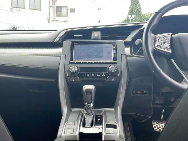 ホンダ シビック ハッチバック 千葉県 2018(平30)年 3.9万km ホワイトオーキッドパール ワンオーナー　ホンダセンシング　Ｂカメ　純正ナビ　ＶＸＭ－１８５ＶＦｉ　フルセグＴＶ　ＣＤ　Ｄ＋Ｎ席シートヒーター　ＥＴＣ　純正フロアマット　フルエアロ　純正１８インチＡＷ 保証書　取扱説明書　記録簿