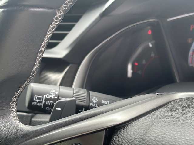 ホンダ シビック ハッチバック 千葉県 2018(平30)年 3.9万km ホワイトオーキッドパール ワンオーナー　ホンダセンシング　Ｂカメ　純正ナビ　ＶＸＭ－１８５ＶＦｉ　フルセグＴＶ　ＣＤ　Ｄ＋Ｎ席シートヒーター　ＥＴＣ　純正フロアマット　フルエアロ　純正１８インチＡＷ 保証書　取扱説明書　記録簿