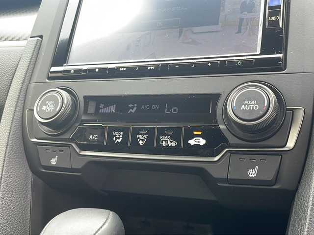 ホンダ シビック ハッチバック 千葉県 2018(平30)年 3.9万km ホワイトオーキッドパール ワンオーナー　ホンダセンシング　Ｂカメ　純正ナビ　ＶＸＭ－１８５ＶＦｉ　フルセグＴＶ　ＣＤ　Ｄ＋Ｎ席シートヒーター　ＥＴＣ　純正フロアマット　フルエアロ　純正１８インチＡＷ 保証書　取扱説明書　記録簿