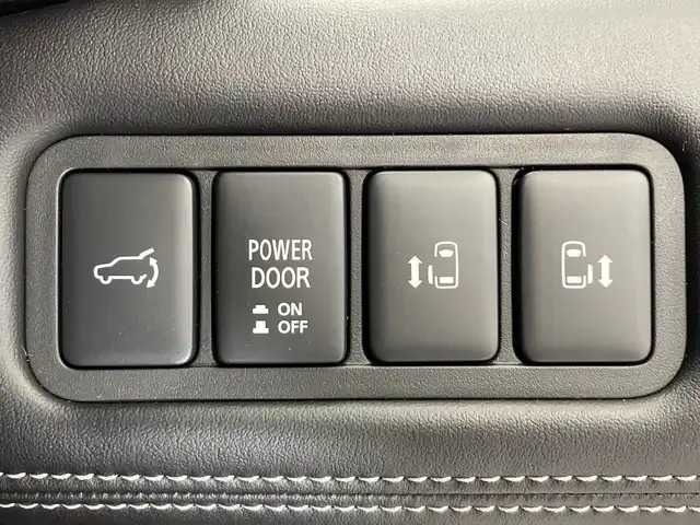 三菱 デリカＤ：５ シャモニー 栃木県 2025(令7)年 0.1千km 白Ⅱ 登録済未使用車/4WD/ターボ/アルパイン製 11インチナビ/（CDDVD/Bluetooth/フルセグTV）/12.8インチフリップダウンモニター/アラウンドビューカメラ/バックカメラ/三菱e-Assist/・衝突被害軽減ブレーキシステム/・踏み間違い衝突防止アシスト/・オートマチックハイビーム/・標識認識システム/・先行車発進通知/・車線逸脱警報システム/・車線逸脱防止支援機能/・ふらつき警報/・前方衝突予測警報/レーダークルーズコントロール/運転席パワーシート/前席シートヒーター/両側パワースライドドア/パワーバックドア/LEDヘッドライト/純正18インチAW/アイドリングストップ
