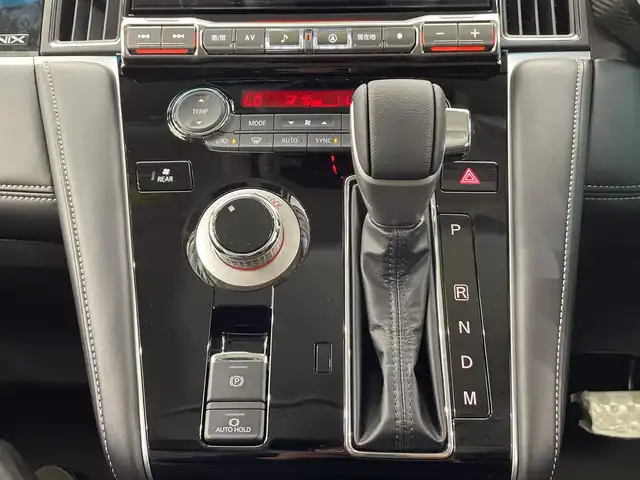 三菱 デリカＤ：５ シャモニー 栃木県 2025(令7)年 0.1千km 白Ⅱ 登録済未使用車/4WD/ターボ/アルパイン製 11インチナビ/（CDDVD/Bluetooth/フルセグTV）/12.8インチフリップダウンモニター/アラウンドビューカメラ/バックカメラ/三菱e-Assist/・衝突被害軽減ブレーキシステム/・踏み間違い衝突防止アシスト/・オートマチックハイビーム/・標識認識システム/・先行車発進通知/・車線逸脱警報システム/・車線逸脱防止支援機能/・ふらつき警報/・前方衝突予測警報/レーダークルーズコントロール/運転席パワーシート/前席シートヒーター/両側パワースライドドア/パワーバックドア/LEDヘッドライト/純正18インチAW/アイドリングストップ