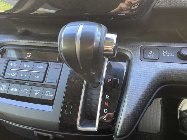 ホンダ ステップワゴン スパーダ ホンダセンシング 福井県 2016(平28)年 5.5万km モダンスティールM 登録時走行距離５４６０５ｋｍ/ワンオーナー/ターボ/ナビ装着スペシャルパッケージ/コンフォートビューパッケージ/純正メモリナビゲーション/（CD/DVD/BT）/フルセグテレビ/バックカメラ/ホンダセンシング/レーンキープアシスト/両側電動スライドドア/アダプティブクルーズコントロール/パドルシフト/ETC（ビルトイン）/純正16インチアルミホイール/LEDヘッドライト/フォグランプ/わくわくゲート/ステアリングリモコン/オートライト/プッシュスタート/スマートキー/保証書/取扱説明書