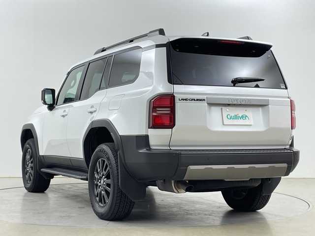 トヨタ ランドクルーザー ２５０ VX 道央・札幌 2024(令6)年 1.6万km プラチナホワイトパールマイカ ・４WD /寒冷地仕様/・トヨタセーフティセンス/・プリクラッシュセーフティ/・レーダークルーズコントロール/・純正１２.3インチディスプレイ/・コネクトナビ/Bluetooth/USB/・パノラミックビューモニター/・バックカメラ /・ムーンルーフ/ パワーバックドア/・レザーシート/パワーシート/・シートヒーター/ベンチレーション/・LEDライト/オートハイビーム/・バックフォグ/・ビルトインETC/・デジタルインナーミラー/・ドライブレコーダー前後/・スマートキー