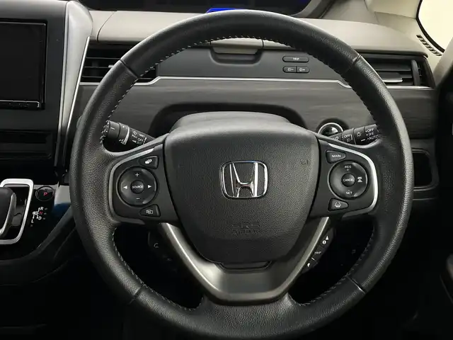 ホンダ フリード ハイブリット G ホンダセンシング 新潟県 2020(令2)年 3.9万km プラチナホワイトパール ワンオーナー　/バックモニター　/フルセグＴＶ(走行中視聴可能)　/メモリナビ(AM/FM/CD/DVD/BT)　/Ｂｌｕｅｔｏｏｔｈ接続　/ＡＷ付きスタッドレスタイヤ/ステアリングスイッチ　/両側パワースライドドア　/運転席助手席シートヒーター　/追従型クルーズコントロール　/保証書/取扱説明書/記録簿
