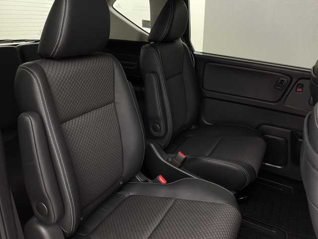 ホンダ フリード ハイブリット G ホンダセンシング 新潟県 2020(令2)年 3.9万km プラチナホワイトパール ワンオーナー　/バックモニター　/フルセグＴＶ(走行中視聴可能)　/メモリナビ(AM/FM/CD/DVD/BT)　/Ｂｌｕｅｔｏｏｔｈ接続　/ＡＷ付きスタッドレスタイヤ/ステアリングスイッチ　/両側パワースライドドア　/運転席助手席シートヒーター　/追従型クルーズコントロール　/保証書/取扱説明書/記録簿