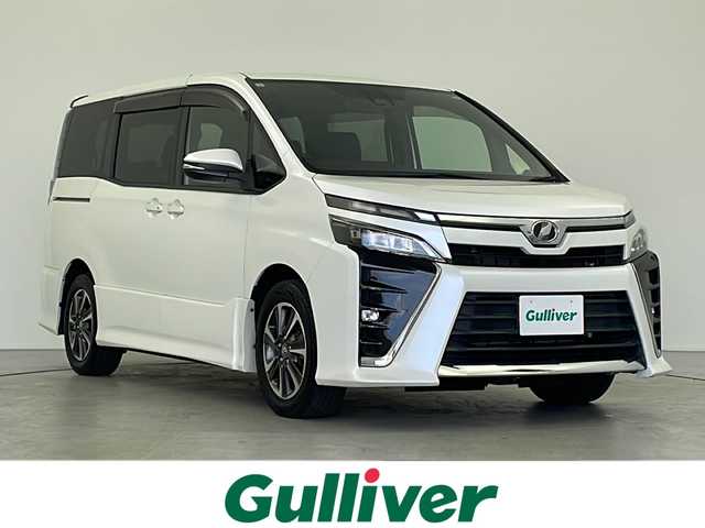 トヨタ ヴォクシー ZS 岐阜県 2017(平29)年 7.9万km ホワイトパールクリスタルシャイン 純正9インチナビ　/ (AM/FM/CD/DVD/Bluetooth/フルセグTV)/純正フリップダウンモニター/トヨタセーフティセンス/　プリクラッシュセーフティ/　レーンキープアシスト/　オートハイビーム/クルーズコントロール/ETC2.0/純正ドライブレコーダー/LEDヘッドライト/純正アルミホイール/純正フロアマット/純正ドアバイザー