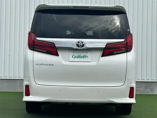 トヨタ アルファード S Cパッケージ 香川県 2020(令2)年 3.8万km ホワイトパールクリスタルシャイン Wサンルーフ/純正12.1型後席モニター/純正9型ディスプレイオーディオ/（ナビ機能/フルセグTV/Bluetooth/USB）/DVDデッキ/バックカメラ/トヨタセーフティセンス/・プリクラッシュセーフティ（PCS）/・アダプティブクルーズコントロール（ACC）/・オートマチックハイビーム（AHB）/・レーントレーシングアシスト（LTA）/・パーキングブレーキサポート（PKSB）/・リヤクロストラフィックアラート（RCTA）/・ロードサインアシスト（RSA）/コーナーセンサー/ブラインドスポットモニター（BSM）/3眼LEDヘッドライト/デジタルインナーミラー/ドライブレコーダー/ビルトインETC/黒革シート/ベンチレーション機能（シートヒーター/クーラー）/前席パワーシート/運転席メモリー機能/ウッドコンビステアリング/ステアリングヒーター/ステアリングスイッチ/電動パーキングブレーキ/オートブレーキホールド/ワイヤレス充電器（置くだけ充電器）/nanoe(ナノイー)/後席サンシェード/純正18インチアルミホイール/オート開閉機能付電動格納ミラー