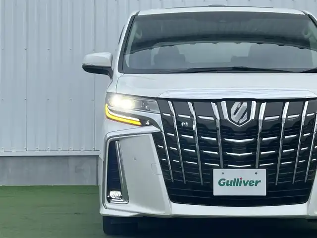 トヨタ アルファード S Cパッケージ 香川県 2020(令2)年 3.8万km ホワイトパールクリスタルシャイン Wサンルーフ/純正12.1型後席モニター/純正9型ディスプレイオーディオ/（ナビ機能/フルセグTV/Bluetooth/USB）/DVDデッキ/バックカメラ/トヨタセーフティセンス/・プリクラッシュセーフティ（PCS）/・アダプティブクルーズコントロール（ACC）/・オートマチックハイビーム（AHB）/・レーントレーシングアシスト（LTA）/・パーキングブレーキサポート（PKSB）/・リヤクロストラフィックアラート（RCTA）/・ロードサインアシスト（RSA）/コーナーセンサー/ブラインドスポットモニター（BSM）/3眼LEDヘッドライト/デジタルインナーミラー/ドライブレコーダー/ビルトインETC/黒革シート/ベンチレーション機能（シートヒーター/クーラー）/前席パワーシート/運転席メモリー機能/ウッドコンビステアリング/ステアリングヒーター/ステアリングスイッチ/電動パーキングブレーキ/オートブレーキホールド/ワイヤレス充電器（置くだけ充電器）/nanoe(ナノイー)/後席サンシェード/純正18インチアルミホイール/オート開閉機能付電動格納ミラー