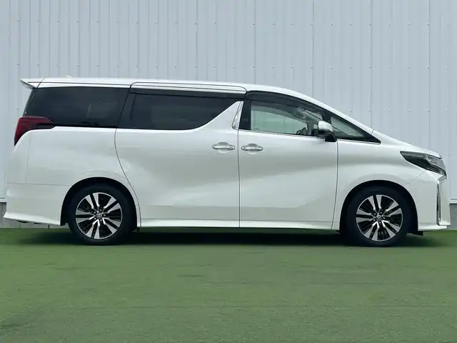 トヨタ アルファード S Cパッケージ 香川県 2020(令2)年 3.8万km ホワイトパールクリスタルシャイン Wサンルーフ/純正12.1型後席モニター/純正9型ディスプレイオーディオ/（ナビ機能/フルセグTV/Bluetooth/USB）/DVDデッキ/バックカメラ/トヨタセーフティセンス/・プリクラッシュセーフティ（PCS）/・アダプティブクルーズコントロール（ACC）/・オートマチックハイビーム（AHB）/・レーントレーシングアシスト（LTA）/・パーキングブレーキサポート（PKSB）/・リヤクロストラフィックアラート（RCTA）/・ロードサインアシスト（RSA）/コーナーセンサー/ブラインドスポットモニター（BSM）/3眼LEDヘッドライト/デジタルインナーミラー/ドライブレコーダー/ビルトインETC/黒革シート/ベンチレーション機能（シートヒーター/クーラー）/前席パワーシート/運転席メモリー機能/ウッドコンビステアリング/ステアリングヒーター/ステアリングスイッチ/電動パーキングブレーキ/オートブレーキホールド/ワイヤレス充電器（置くだけ充電器）/nanoe(ナノイー)/後席サンシェード/純正18インチアルミホイール/オート開閉機能付電動格納ミラー