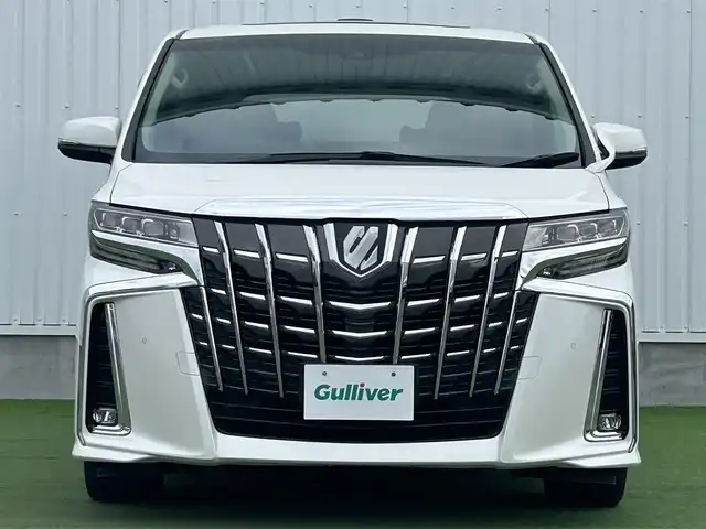 トヨタ アルファード S Cパッケージ 香川県 2020(令2)年 3.8万km ホワイトパールクリスタルシャイン Wサンルーフ/純正12.1型後席モニター/純正9型ディスプレイオーディオ/（ナビ機能/フルセグTV/Bluetooth/USB）/DVDデッキ/バックカメラ/トヨタセーフティセンス/・プリクラッシュセーフティ（PCS）/・アダプティブクルーズコントロール（ACC）/・オートマチックハイビーム（AHB）/・レーントレーシングアシスト（LTA）/・パーキングブレーキサポート（PKSB）/・リヤクロストラフィックアラート（RCTA）/・ロードサインアシスト（RSA）/コーナーセンサー/ブラインドスポットモニター（BSM）/3眼LEDヘッドライト/デジタルインナーミラー/ドライブレコーダー/ビルトインETC/黒革シート/ベンチレーション機能（シートヒーター/クーラー）/前席パワーシート/運転席メモリー機能/ウッドコンビステアリング/ステアリングヒーター/ステアリングスイッチ/電動パーキングブレーキ/オートブレーキホールド/ワイヤレス充電器（置くだけ充電器）/nanoe(ナノイー)/後席サンシェード/純正18インチアルミホイール/オート開閉機能付電動格納ミラー