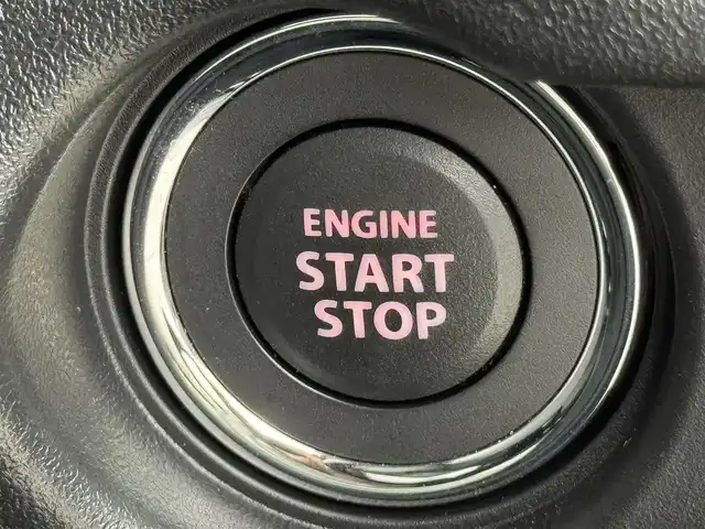 スズキ ジムニー XL 福岡県 2024(令6)年 0.6万km シフォンアイボリーM プッシュスタート　/コーナーセンサー　/衝突被害軽減ブレーキ　/レーンキープ　/アイドリングストップ　/ヒルディセントコントロール　/シートヒーター　/ヒーテッドドアミラー　/純正１６インチＡＷ　/ＬＥＤヘッドライト